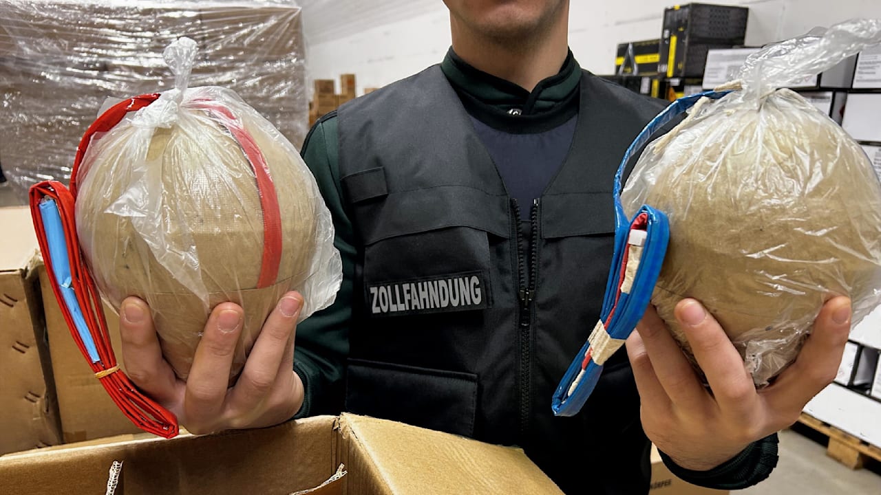 Lebensgefährlich! - Polizei entdeckt 1,5-Kilo-Kugelbomben